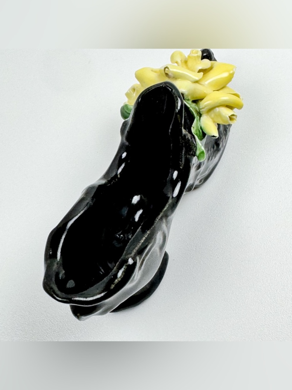 Vintage Ceramic Black High Heel Shoe Figurine Planter Yellow Rose 6” - Picture 8 of 13